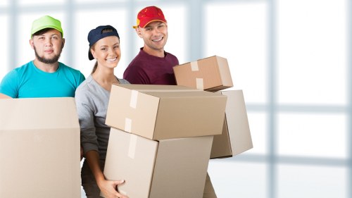 Booking a moving truck service for South Kensington customers